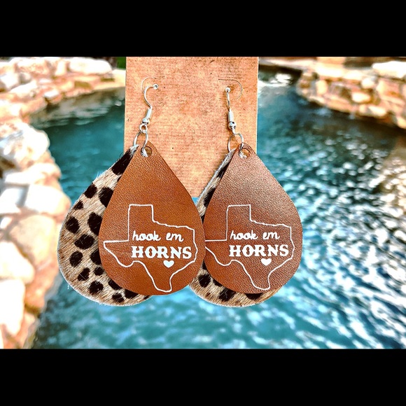 Leather/Cowhide Hook Em Horns Earrings - Picture 1 of 1